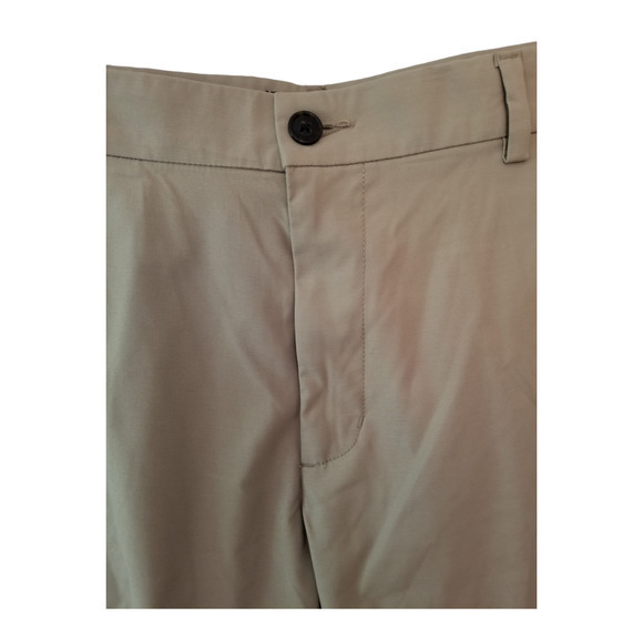 Claiborne Men's Beige Shorts‎ Classic Fit Dry + Cool Size 34 Inseam 10 in - Picture 3 of 8